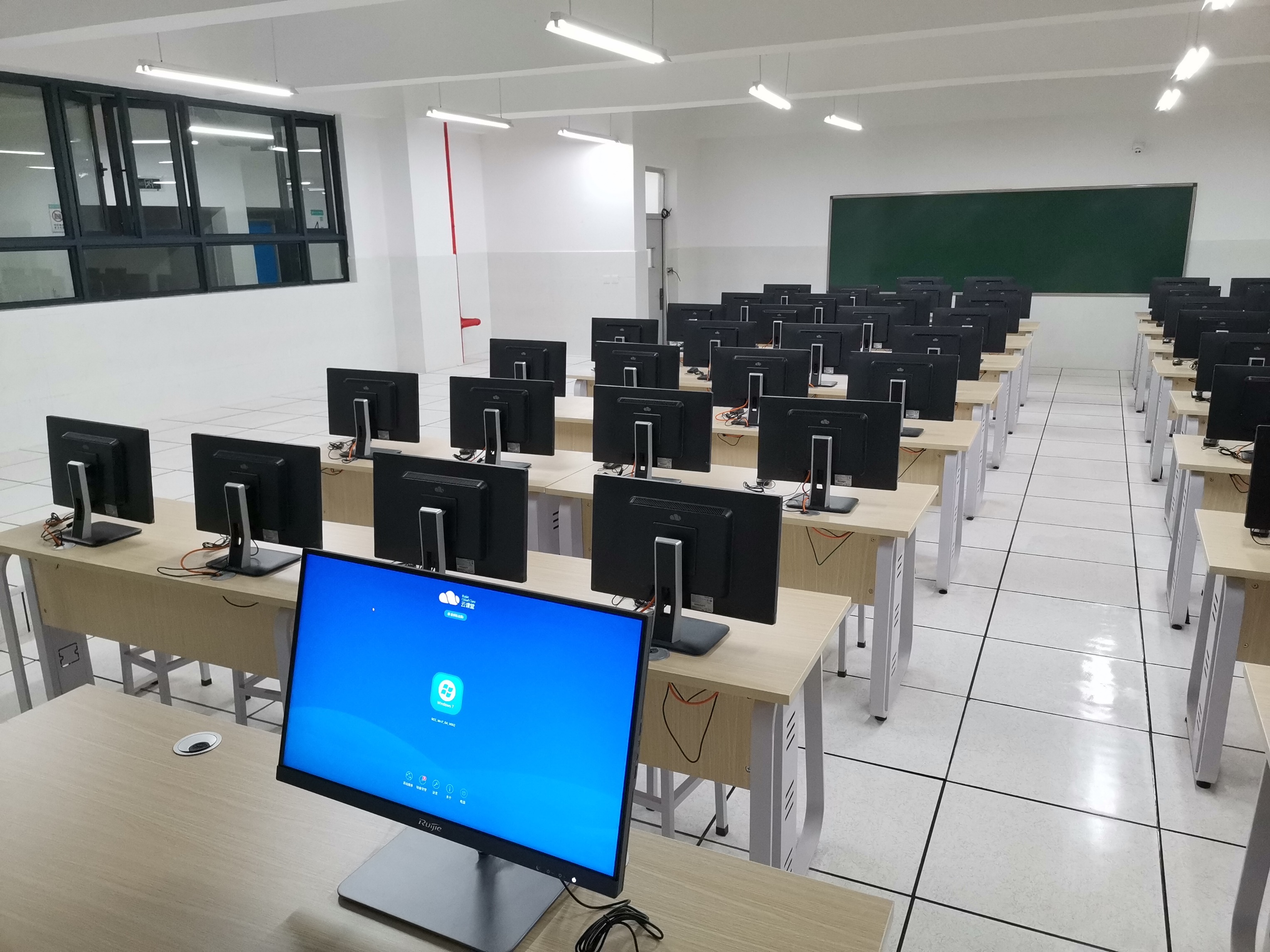 欢迎进入西南大学官渡实验学校!